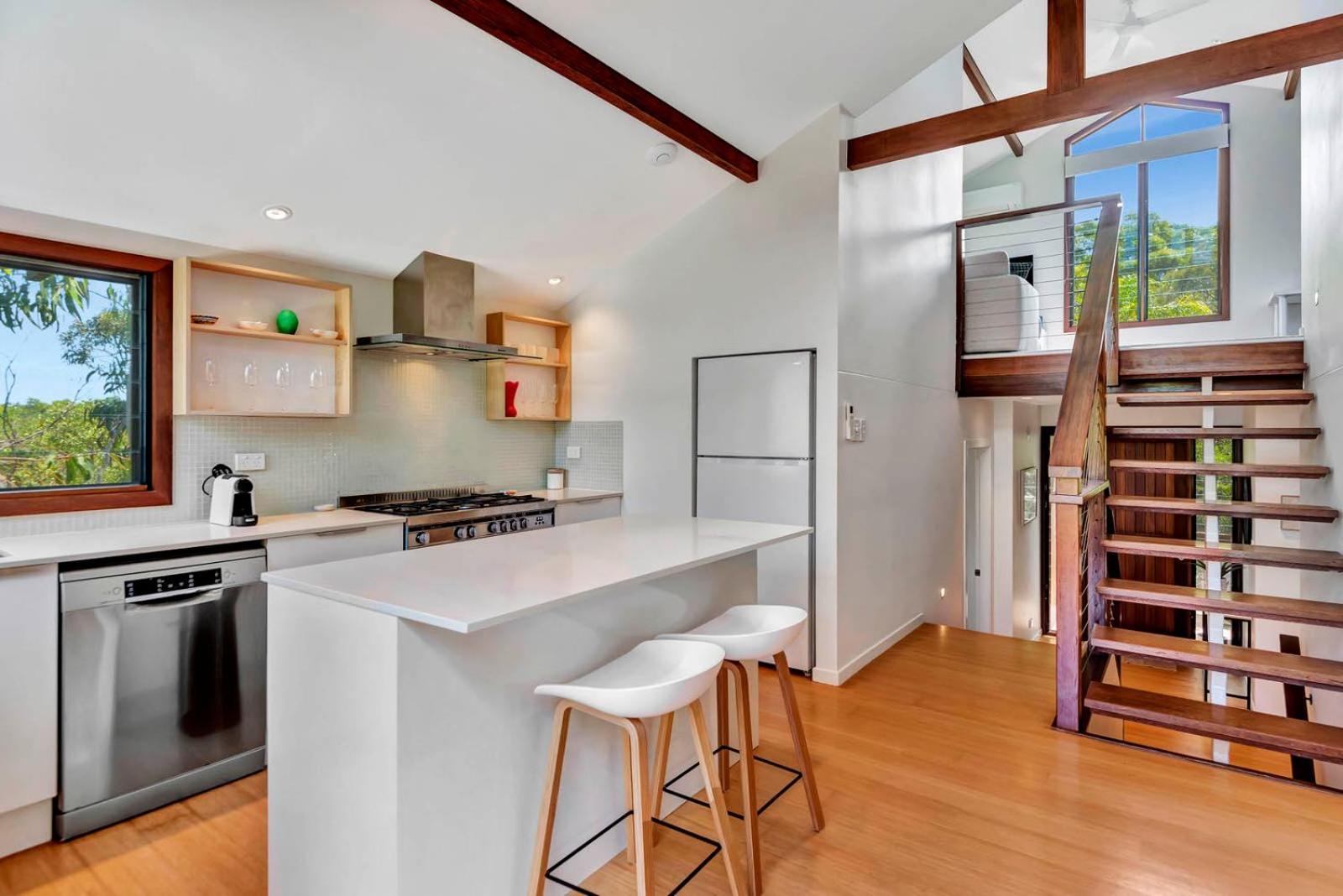 The Oasis Apartments And Treetop Houses Byron Bay Exteriör bild