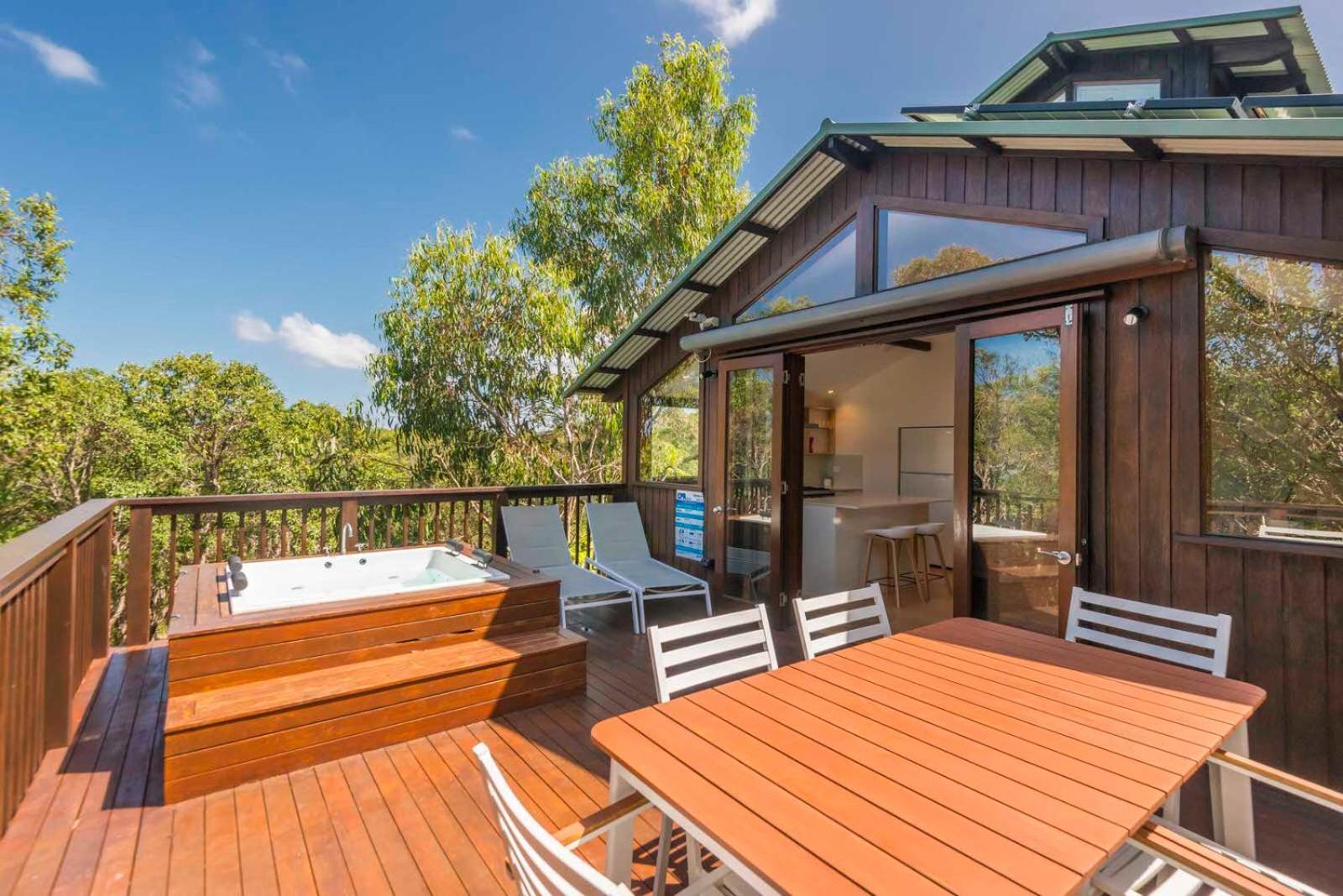 The Oasis Apartments And Treetop Houses Byron Bay Exteriör bild